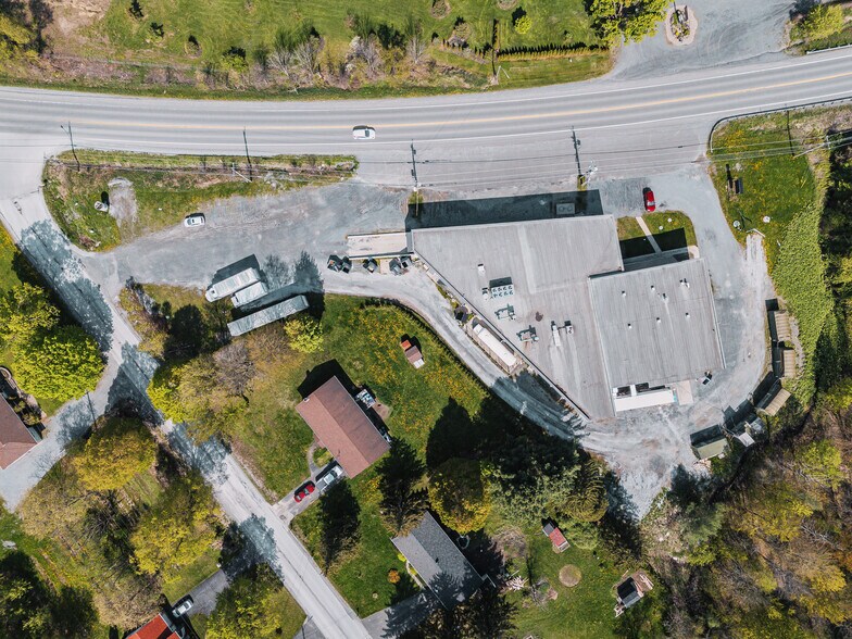 More Photos Of 2349 Rue Principale, Dunham Industrial For Sale