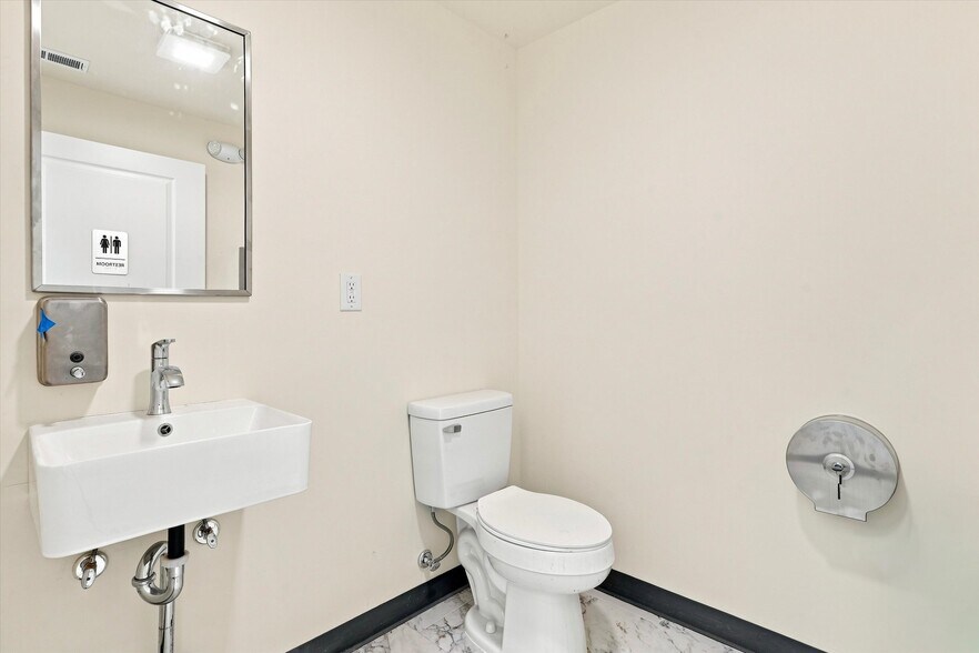 More Photos Of 119 E Lehigh Ave, Philadelphia Healthcare For Lease