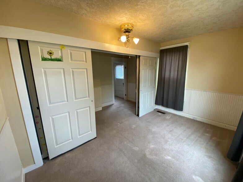 More Photos Of 1625 12th St SE, Salem Office Residential For Sale