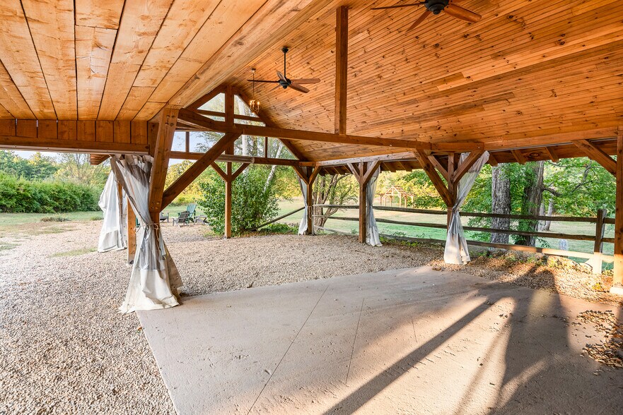 More Photos Of 32 Maple St, Andover Hospitality For Sale