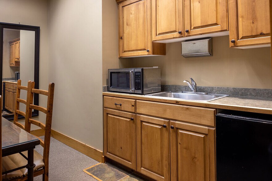 More Photos Of 4252 Highland Dr, Salt Lake City Medical For Sale