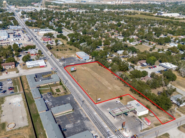 More Photos Of 738-818 Kingsbury, Seguin Land For Sale