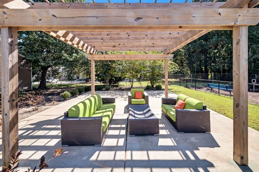 More Photos Of 104 Landmark Ct, Newport News Apartments For Sale