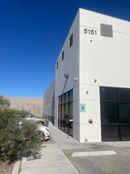 More Photos Of 5151 W Oquendo Rd, Las Vegas Warehouse For Lease