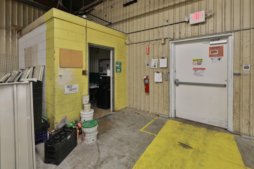 More Photos Of 8718 Highway 22, Dresden Storefront For Sale