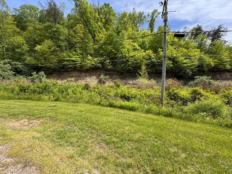 More Photos Of KY Rte 40 and Rte 580 Oil Springs, Oil Springs Land For Sale