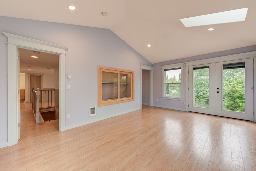 More Photos Of 654 W Main St, Monroe Office For Sale
