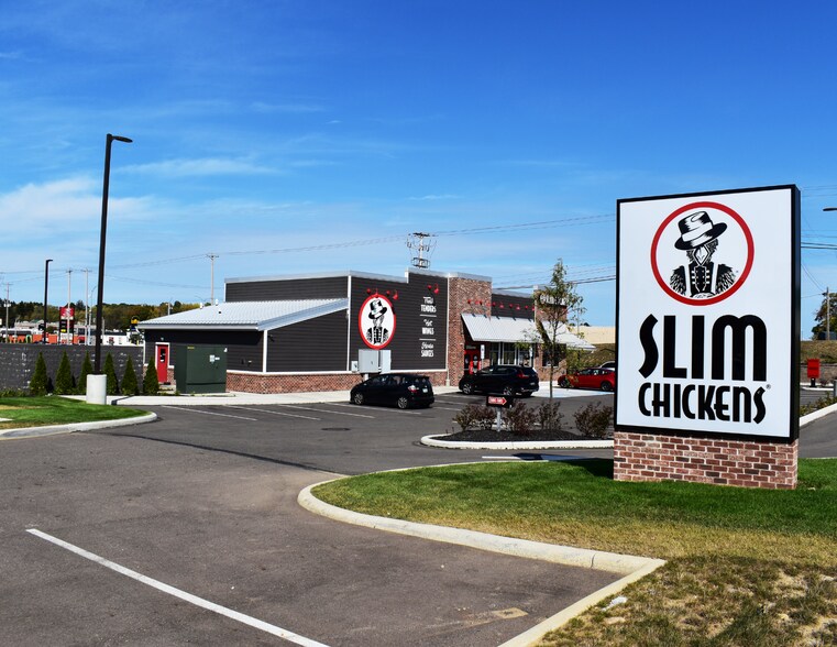 Primary Photo Of 4990 Fulton Dr NW, Canton Restaurant For Lease