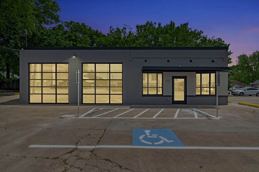 More Photos Of 135 S Main St, Keller General Retail For Sale