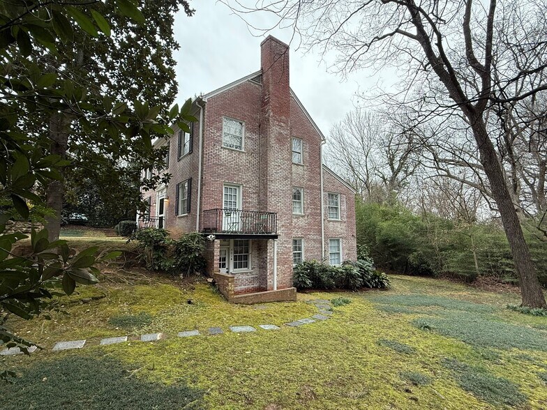 More Photos Of 501 North St, Chapel Hill Apartments For Sale