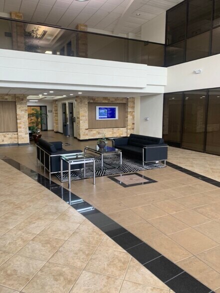 More Photos Of 950 S Winter Park Dr, Casselberry Office For Lease