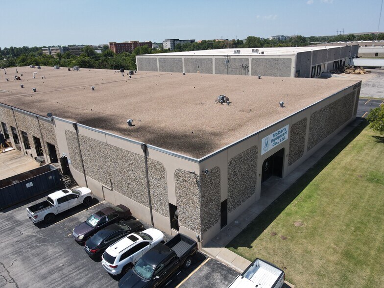 More Photos Of 4130-4150 Will Rogers Pky, Oklahoma City Warehouse For Lease