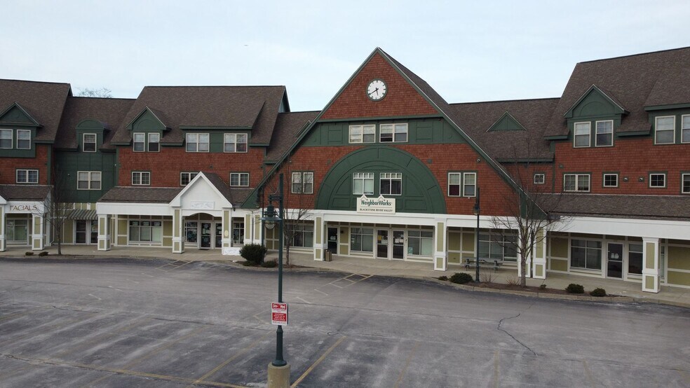 More Photos Of 711 Front St, Woonsocket Fast Food For Lease