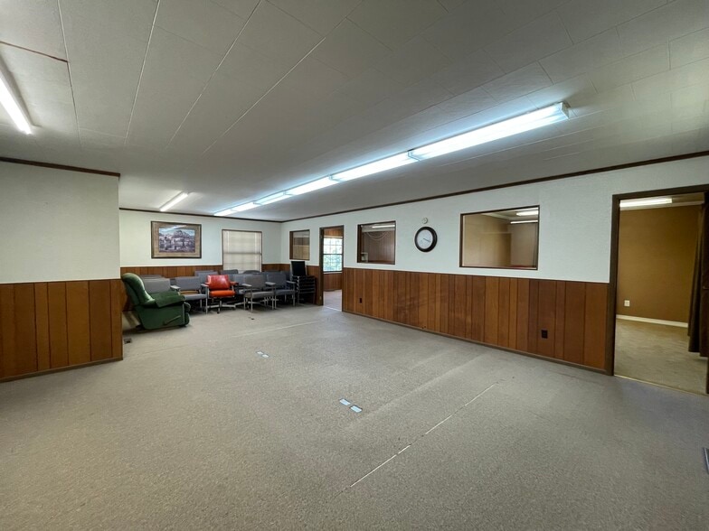 More Photos Of 1925 S Main St, Bloomington Rehabilitation Center For Sale