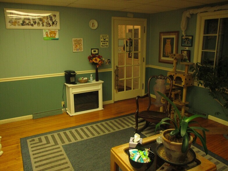 More Photos Of 729 Ridge Rd, Webster Veterinarian Kennel For Sale