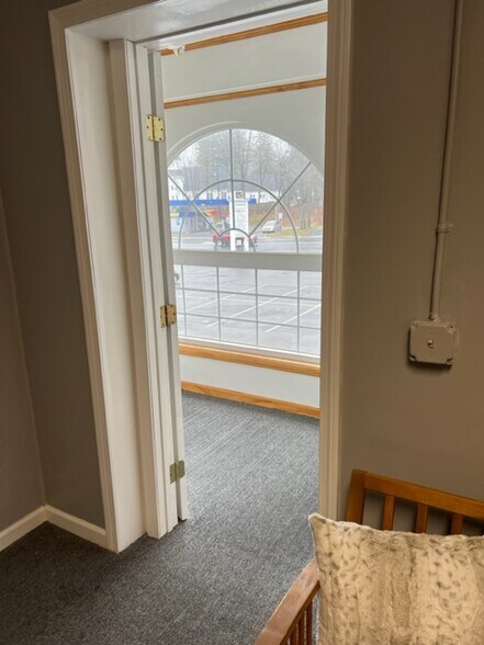 More Photos Of 4-28 Southwick St, Feeding Hills Freestanding For Lease