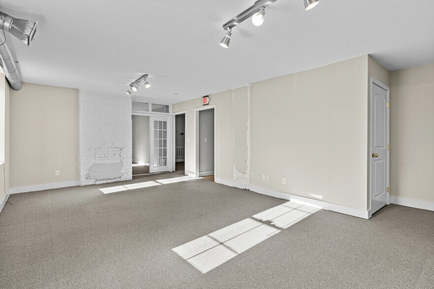 More Photos Of 90 E Moreno St, Buford Office Residential For Sale