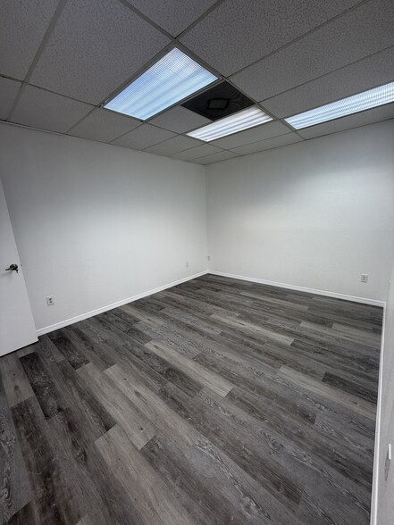 More Photos Of 1206-1214 Bowman St, Clermont Freestanding For Lease