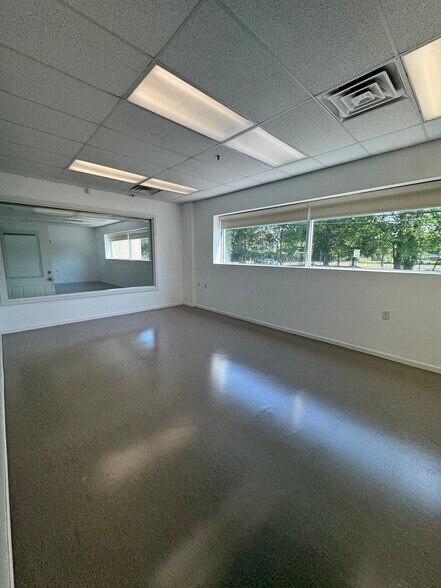 More Photos Of 240 Humphrey St, Englewood Warehouse For Lease