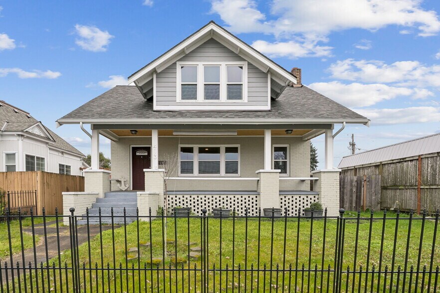 More Photos Of 413 2nd St NE, Puyallup Office For Sale