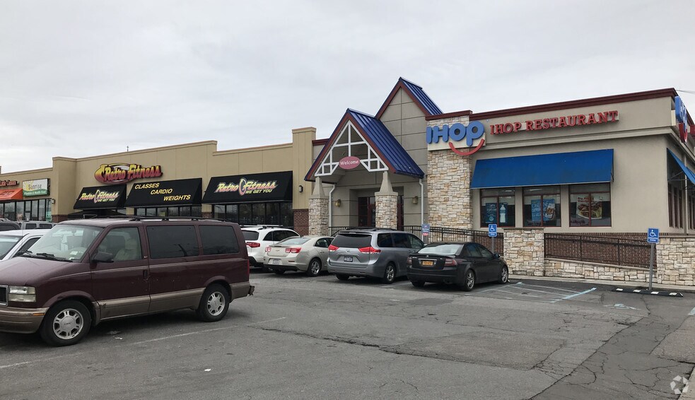 More Photos Of 131 W Sunrise Hwy, Freeport Unknown For Lease