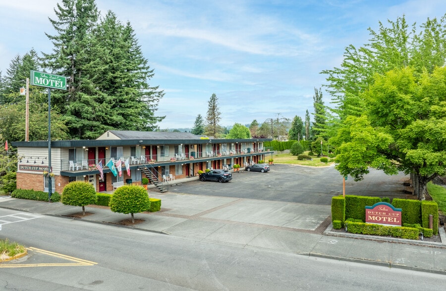 Primary Photo Of 101 Dutch Cup Ln, Sultan Hotel For Sale