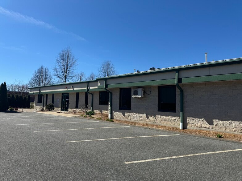 More Photos Of 155 Industrial Dr, Northampton Warehouse For Lease