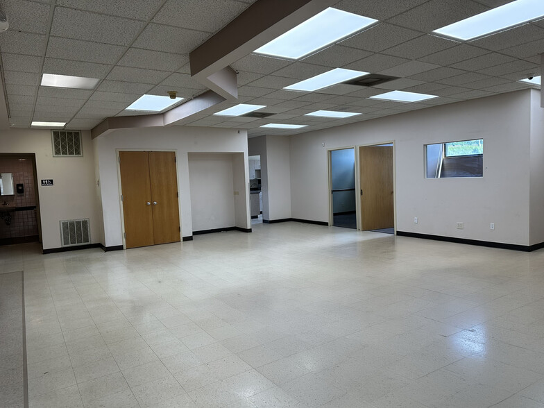 More Photos Of 961 Canal St, Syracuse Medical For Sale
