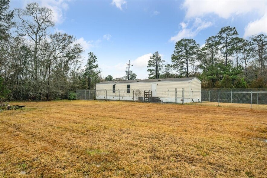 More Photos Of 21405 FM 787 Rd W, Cleveland Warehouse For Sale