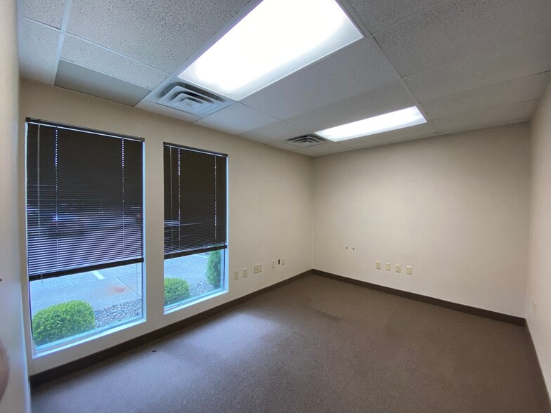 More Photos Of 1107 9th St, Vienna Office For Lease