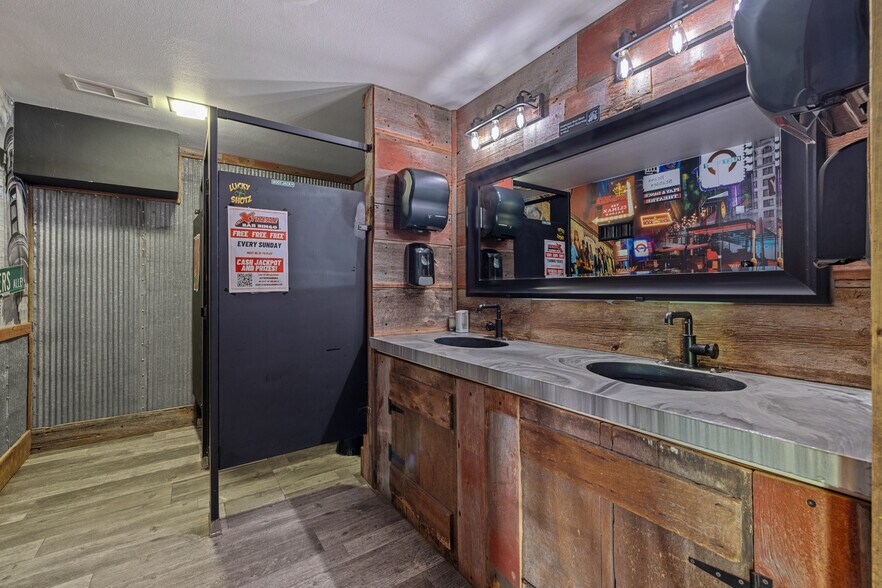 More Photos Of 4919 State Road 144, Hartford Restaurant For Sale