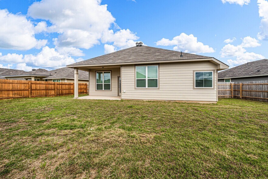 More Photos Of 4020 Centerfire, Waco Apartments For Sale