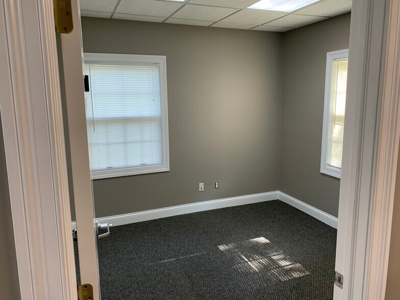 More Photos Of 68 N High St, New Albany Office For Lease