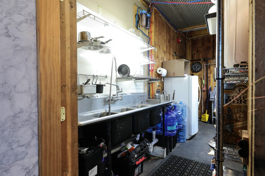 More Photos Of 16454 Appalachian Hwy, Thomas Restaurant For Sale