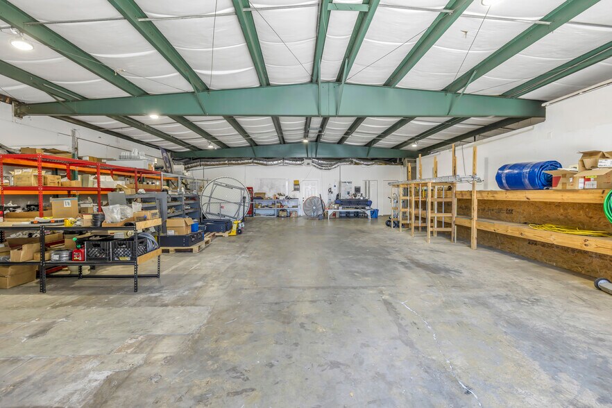 More Photos Of 4703 Park St N, Saint Petersburg Manufacturing For Lease