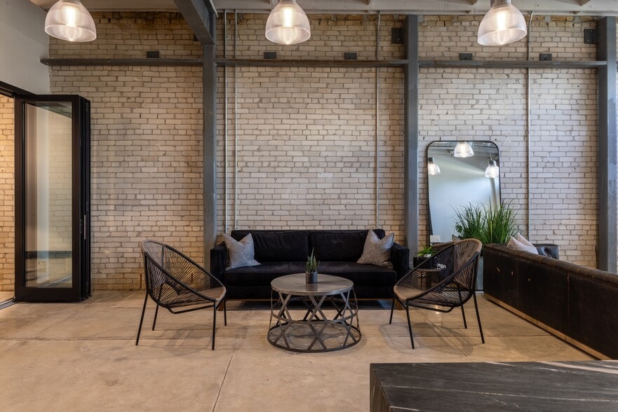 More Photos Of 1502 N Nebraska Ave, Tampa Storefront Retail Office For Sale