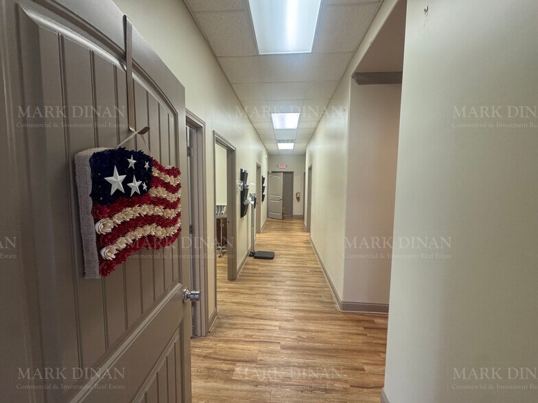 More Photos Of 402 Airport Commons Dr, Calera Medical For Lease