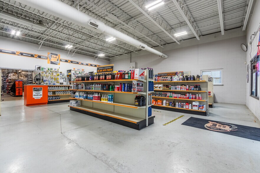More Photos Of 5101 Crookshank Rd, Cincinnati Freestanding For Sale
