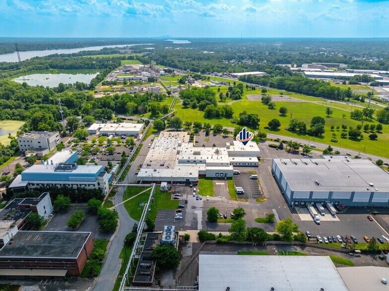 More Photos Of 310 George Patterson Blvd, Bristol Office For Sale