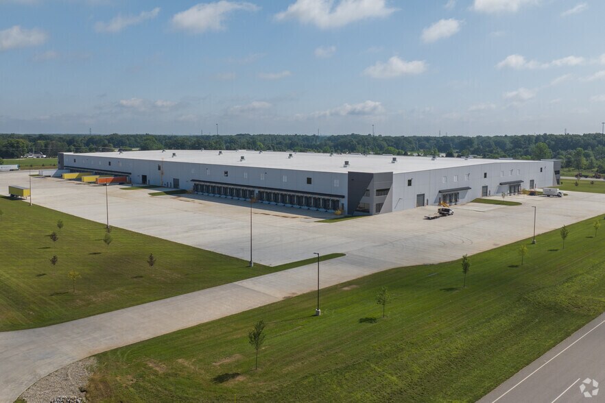More Photos Of 22049 Innovation Dr, Elkhart Warehouse For Lease