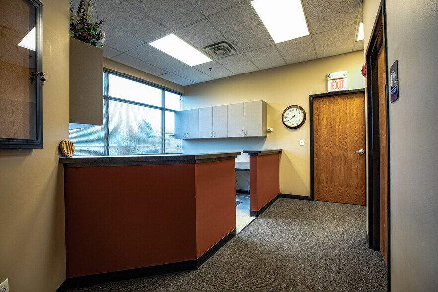 More Photos Of 1256 Waterford Dr, Aurora Medical For Sale