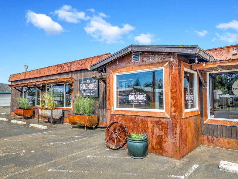 More Photos Of 780 US-101, Chinook Restaurant For Sale