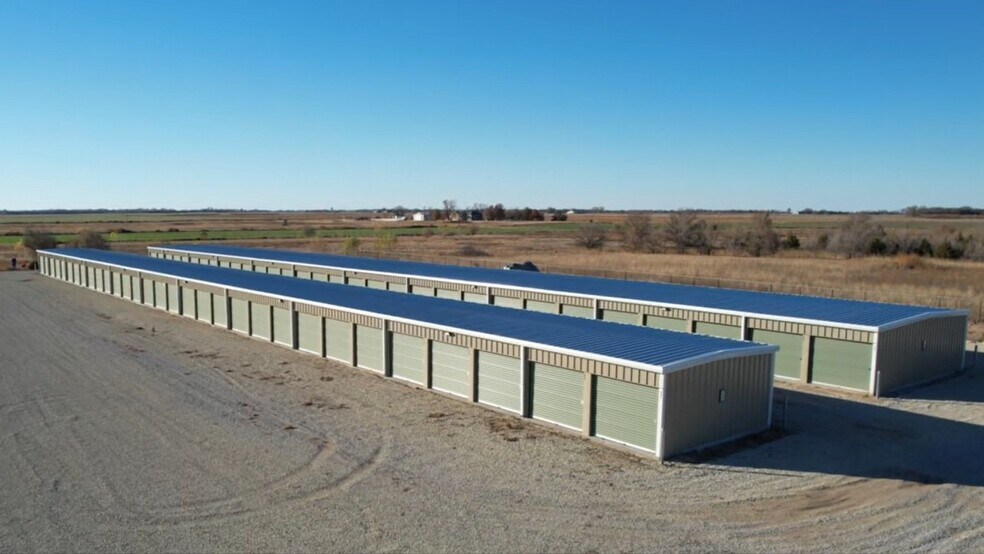 Primary Photo Of 640 Garfield ave, Sterling Self Storage For Sale