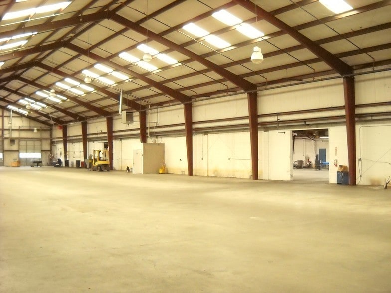 More Photos Of 201 Exposition St, Denton Warehouse For Sale