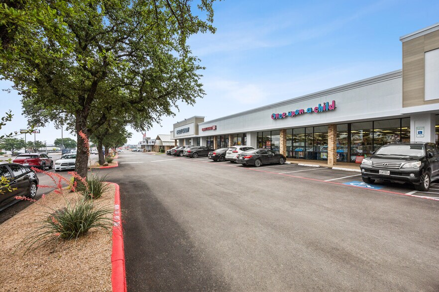 More Photos Of 3501 Gus Thomasson Rd, Mesquite Unknown For Lease
