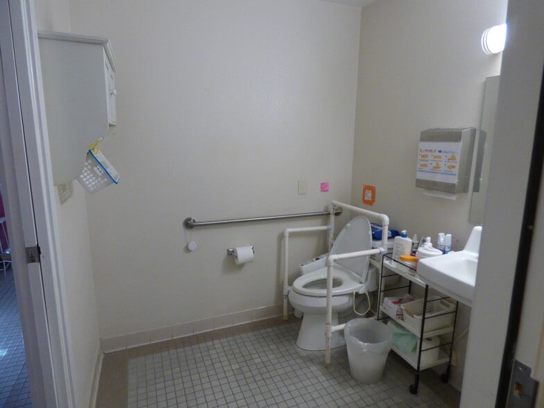 More Photos Of 32951-32965 Alvarado Niles Rd, Union City Congregate Senior Housing For Sale