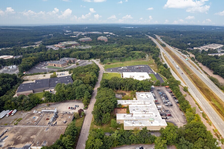 More Photos Of 14 Blackstone Valley Pl, Lincoln Manufacturing For Lease