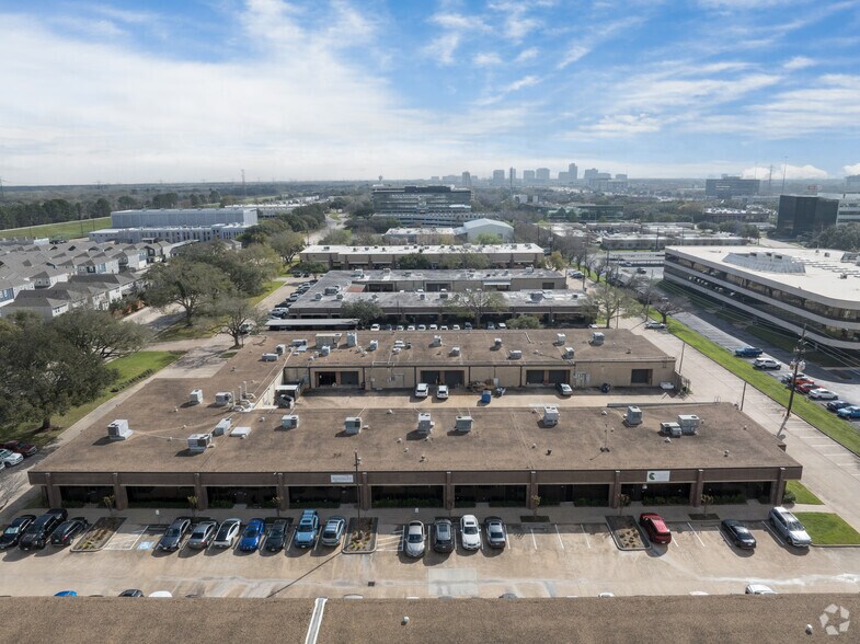 More Photos Of 16203 Park Row, Houston Light Distribution For Lease