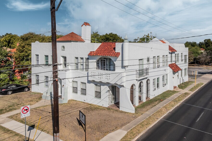 More Photos Of 403 W Hollywood Ave, San Antonio Apartments For Sale