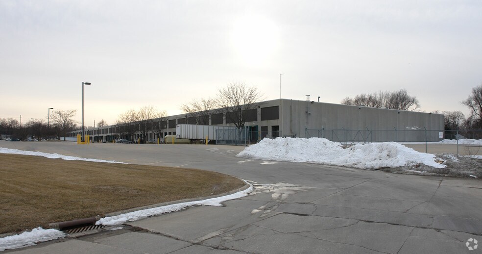 More Photos Of 1550 E Washington Ave, Des Moines Warehouse For Lease